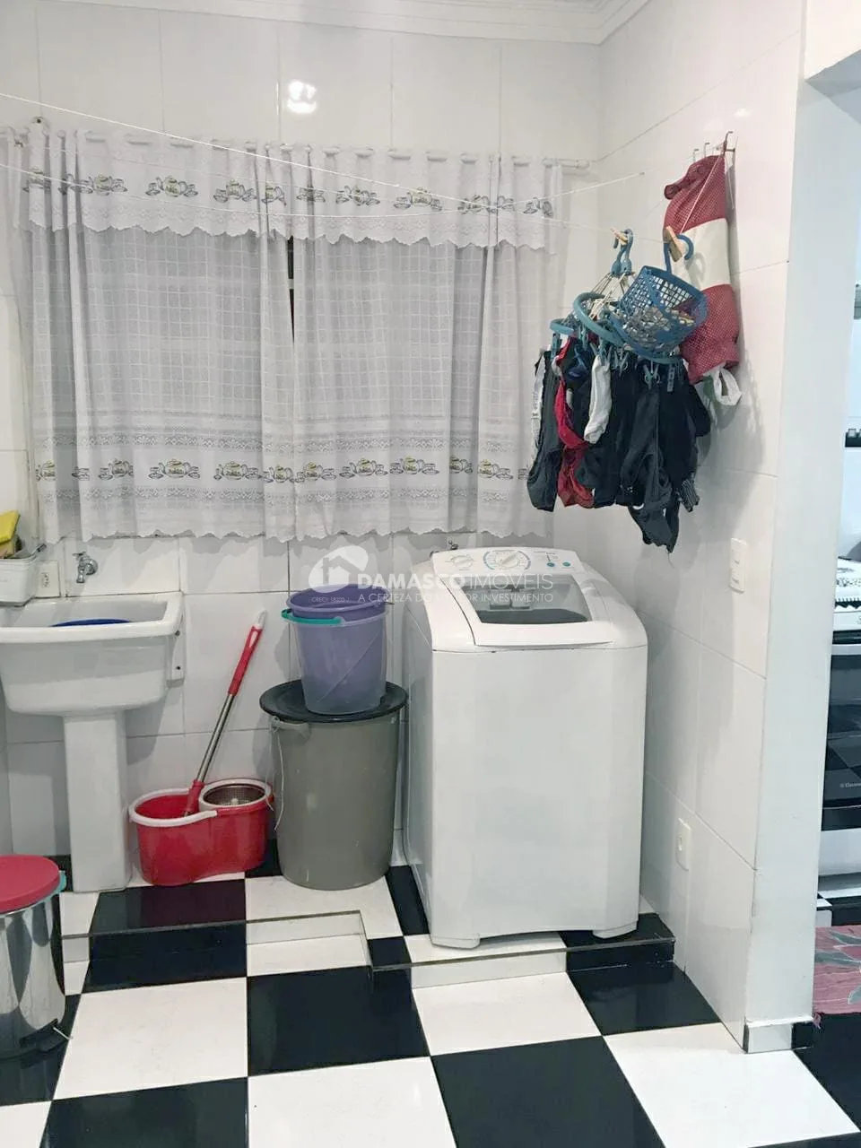 Sobrado à Venda 3 Quartos, 3 Suites, 6 Vagas, Nova Gerty, São Caetano do Sul - SP