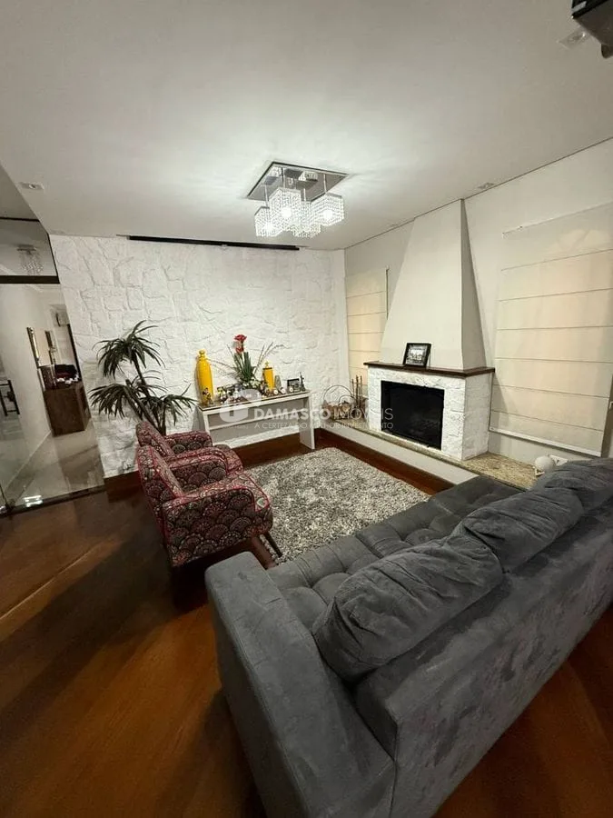 Sobrado à venda 3 Quartos, 1 Suite, 2 Vagas, 204M², Sítio da Figueira, São Paulo - SP