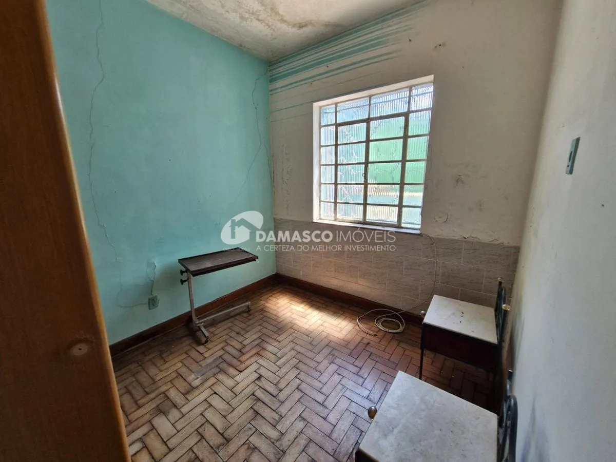 CASA TÉRREA NO BAIRRO SANTA PAULA, 3 DORMITÓRIOS - SCS