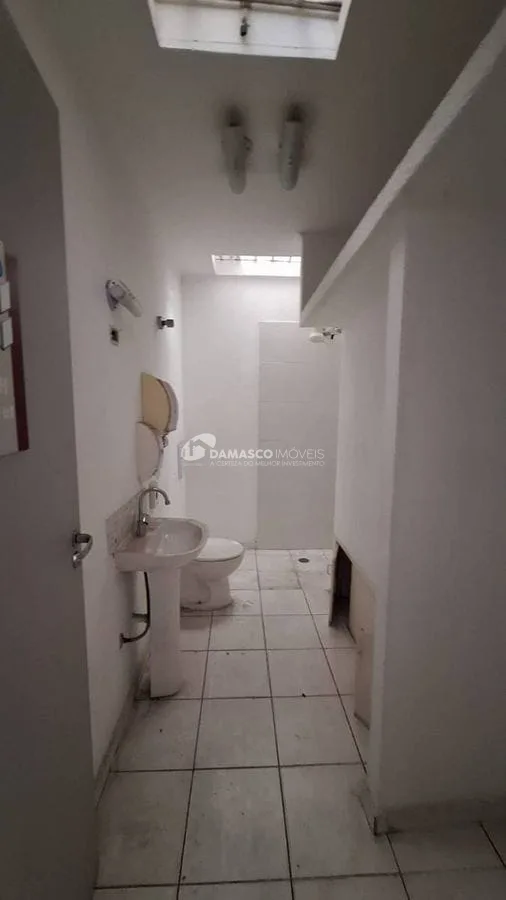 IMÓVEL TÉRREO NO BAIRRO SANTA PAULA COM DUAS CASAS E SALÃO COML