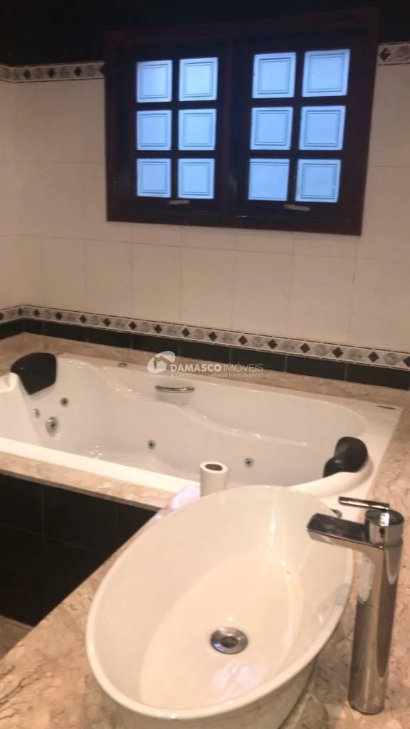 Sobrado à venda 4 Quartos, 3 Suites, 6 Vagas, 480M², Cerâmica, São Caetano do Sul - SP