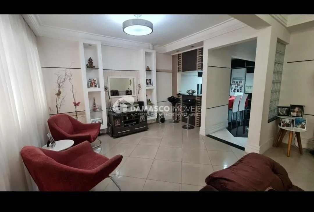 Casa à venda 2 Quartos, 1 Suite, 4 Vagas, 174M², Santa Maria, Santo André - SP
