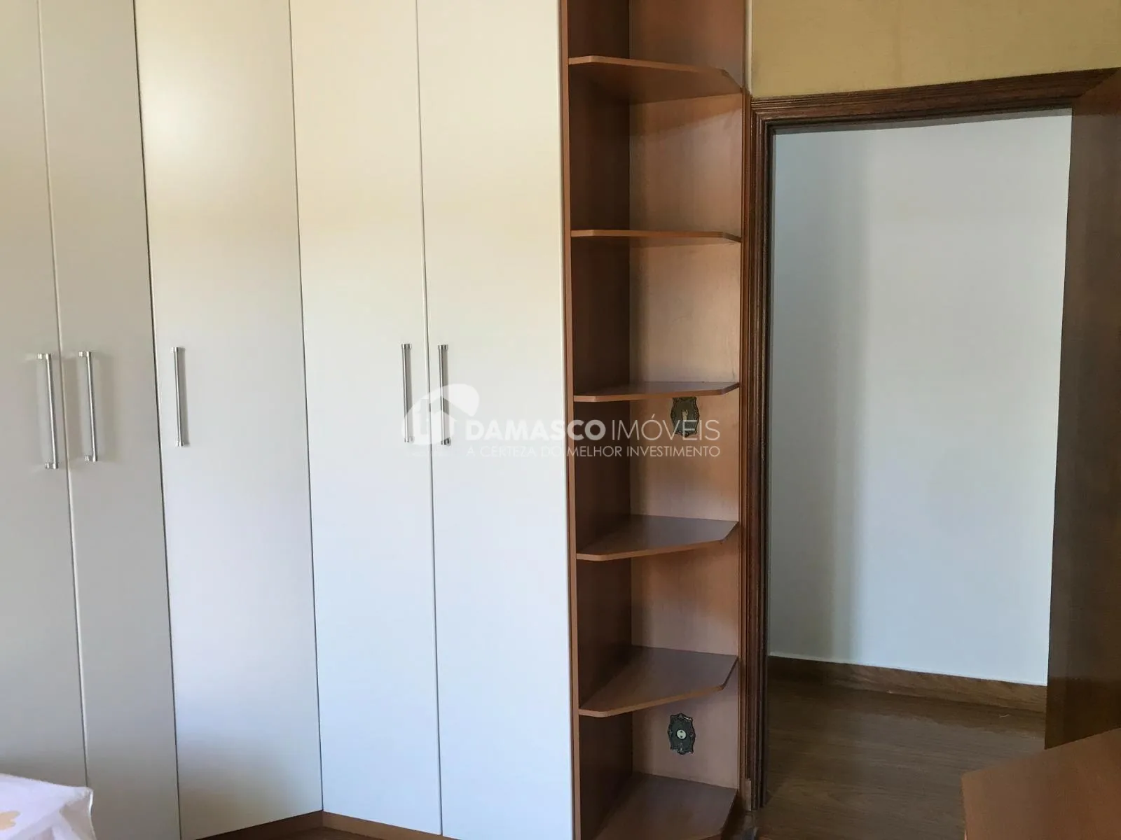 Sobrado à venda 4 Quartos, 1 Suite, 2 Vagas, 257M², Vila Palmares, Santo André - SP