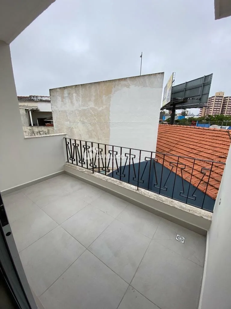 Sobrado à venda e locação, com 400 m² de área total, 3 Quartos, 1 Suíte, 6 Vagas, Parque Bandeirante, Santo André - SP