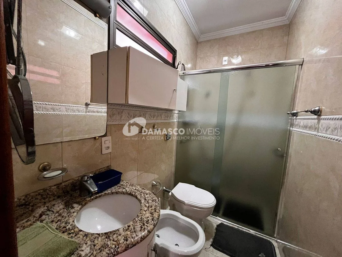 Casa térrea com 4 dorm, 2 suítes, 5 vagas no bairro Olímpico