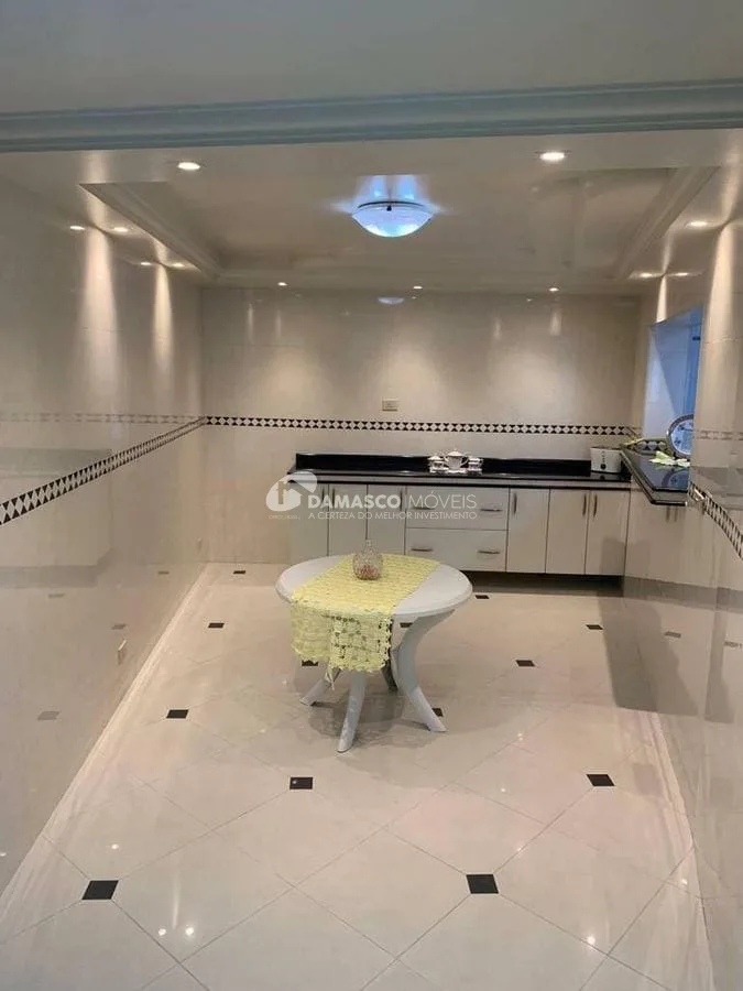 Sobrado à venda 3 Quartos, 1 Suite, 2 Vagas, 250M², Sítio da Figueira, São Paulo - SP