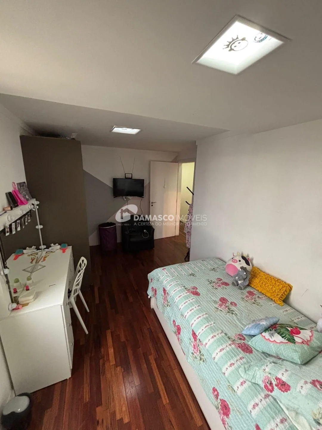 APTO todo MOBILIADO inclusive com eletrodomésticos, 125m², 2 dorm, 2 vagas, ótima localização em Santo André