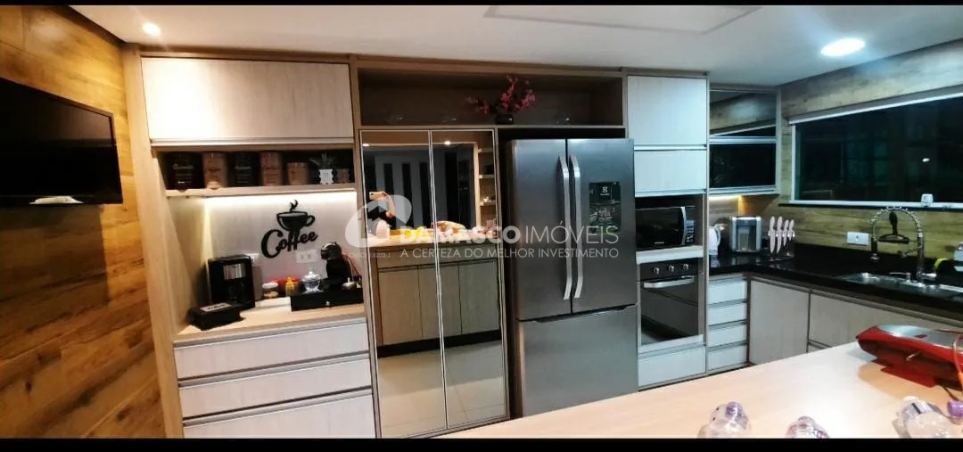 Sobrado à venda 3 Quartos, 3 Suites, 3 Vagas, Nova Gerty, São Caetano do Sul - SP