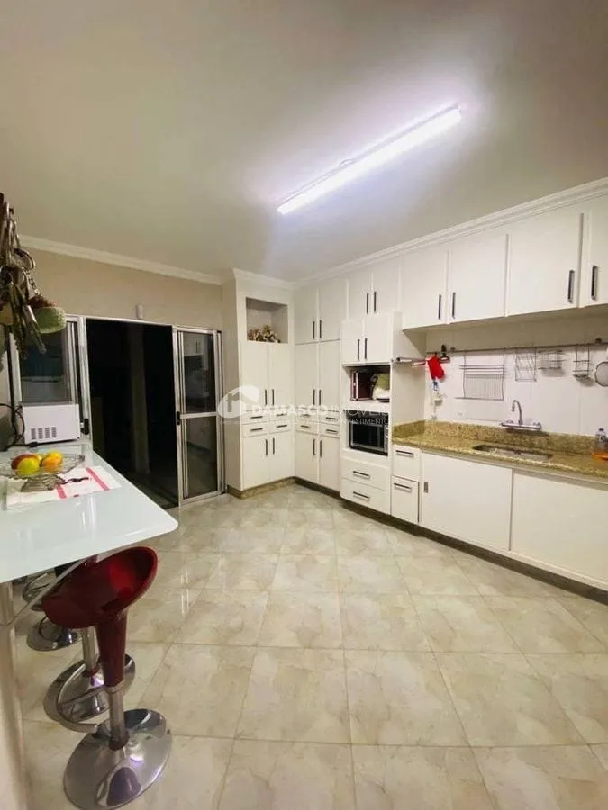 Sobrado à venda 4 Quartos, 3 Suites, 5 Vagas, Olímpico, São Caetano do Sul - SP