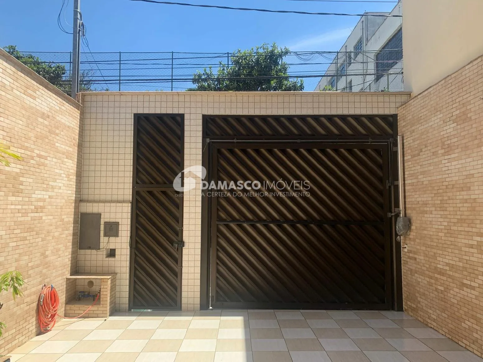 Sobrado à venda 3 Quartos, 1 Suite, 6 Vagas, 252M², Cerâmica, São Caetano do Sul - SP