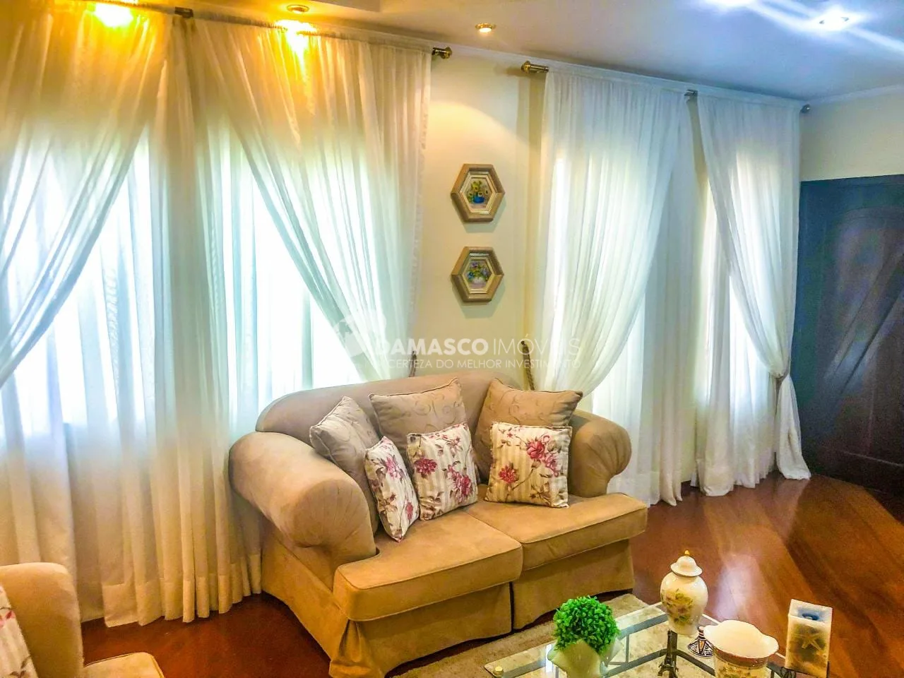 Sobrado à venda 5 Quartos, 2 Suites, 6 Vagas, Vila Sacadura Cabral, Santo André - SP