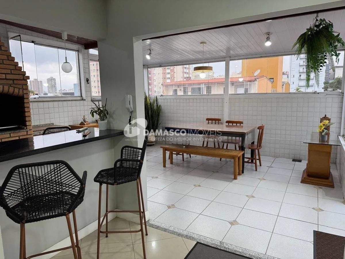 Penthouse, 2 dorm, 1 suíte e sala com sacada