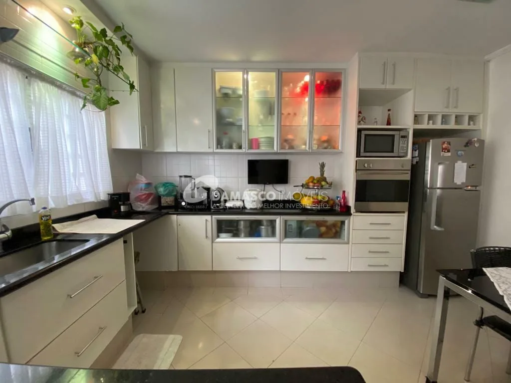 Sobrado à venda 2 Quartos, 2 Suites, 2 Vagas, 180M², Quinta da Paineira, São Paulo - SP