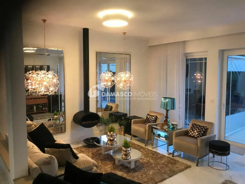 Sobrado à venda 4 Quartos, 3 Suites, 5 Vagas, Jardim São Caetano, São Caetano do Sul - SP