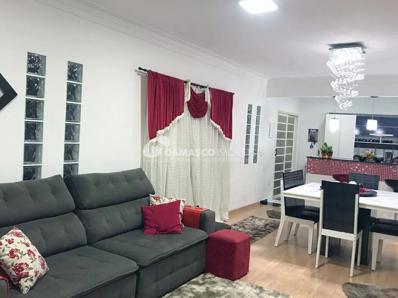 Sobrado à Venda 3 Quartos, 3 Suites, 6 Vagas, Nova Gerty, São Caetano do Sul - SP