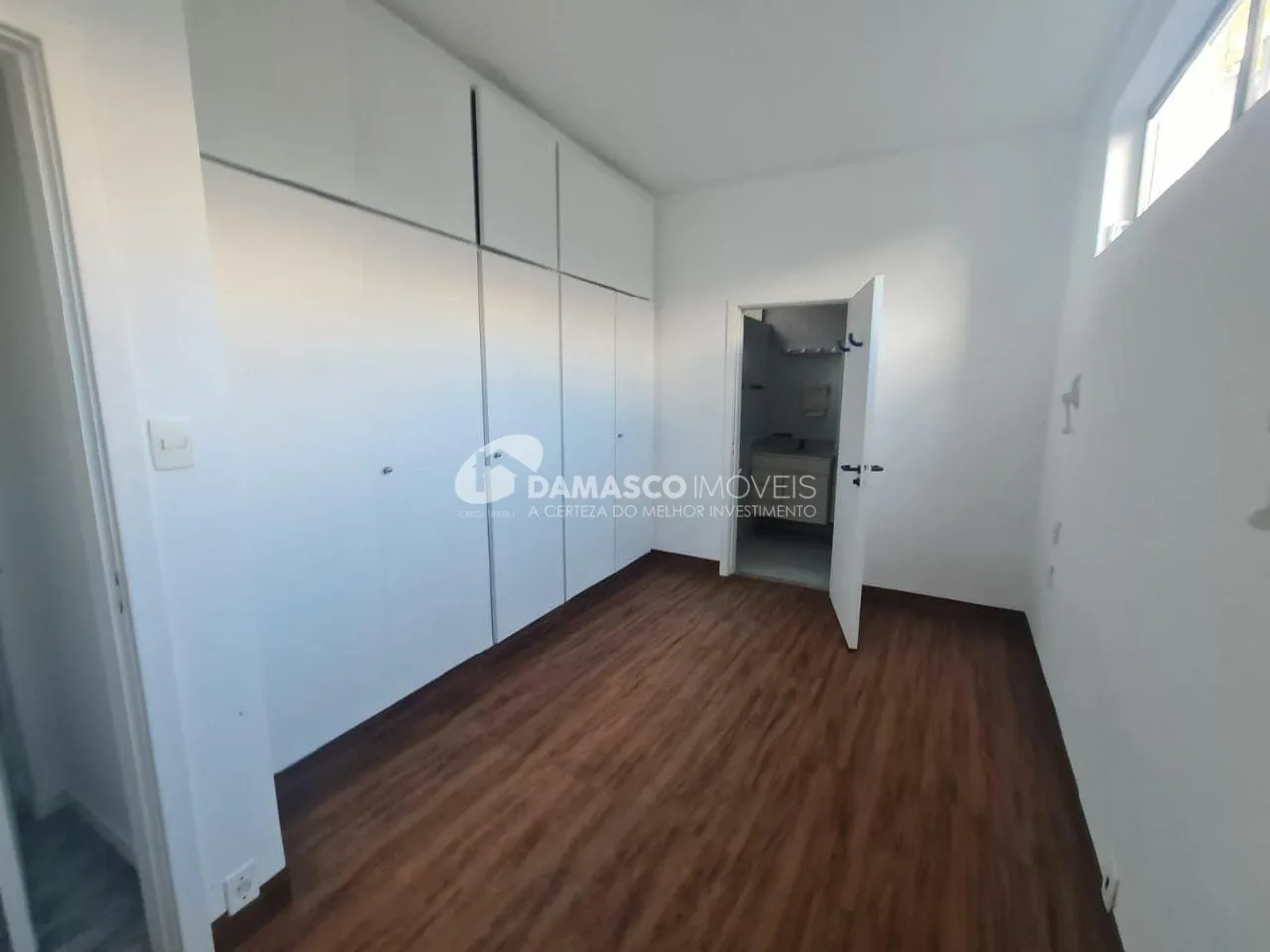 Sobrado para Locação 3 Quartos, 1 Suite, 4 Vagas, 500M², Cerâmica, São Caetano do Sul - SP