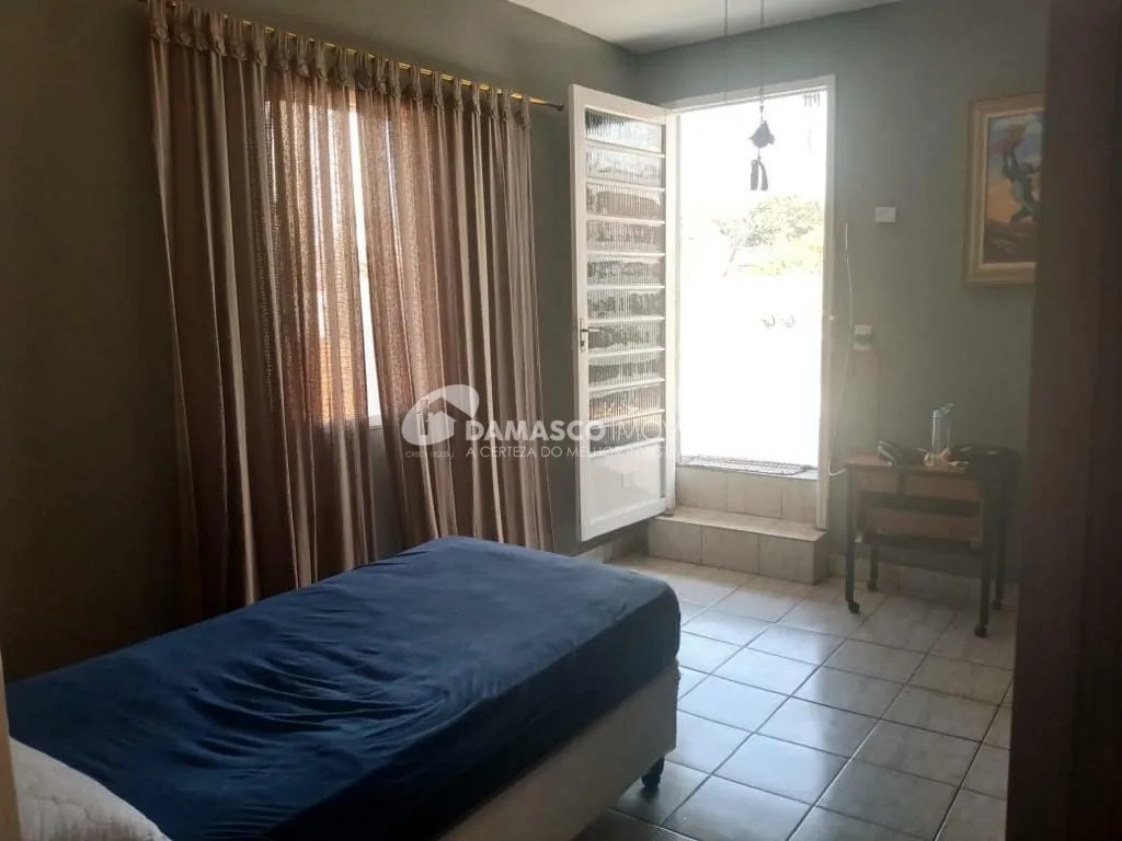 Sobrado à venda 1 Quarto, 1 Suite, 4 Vagas, 217M², Santa Paula, São Caetano do Sul - SP