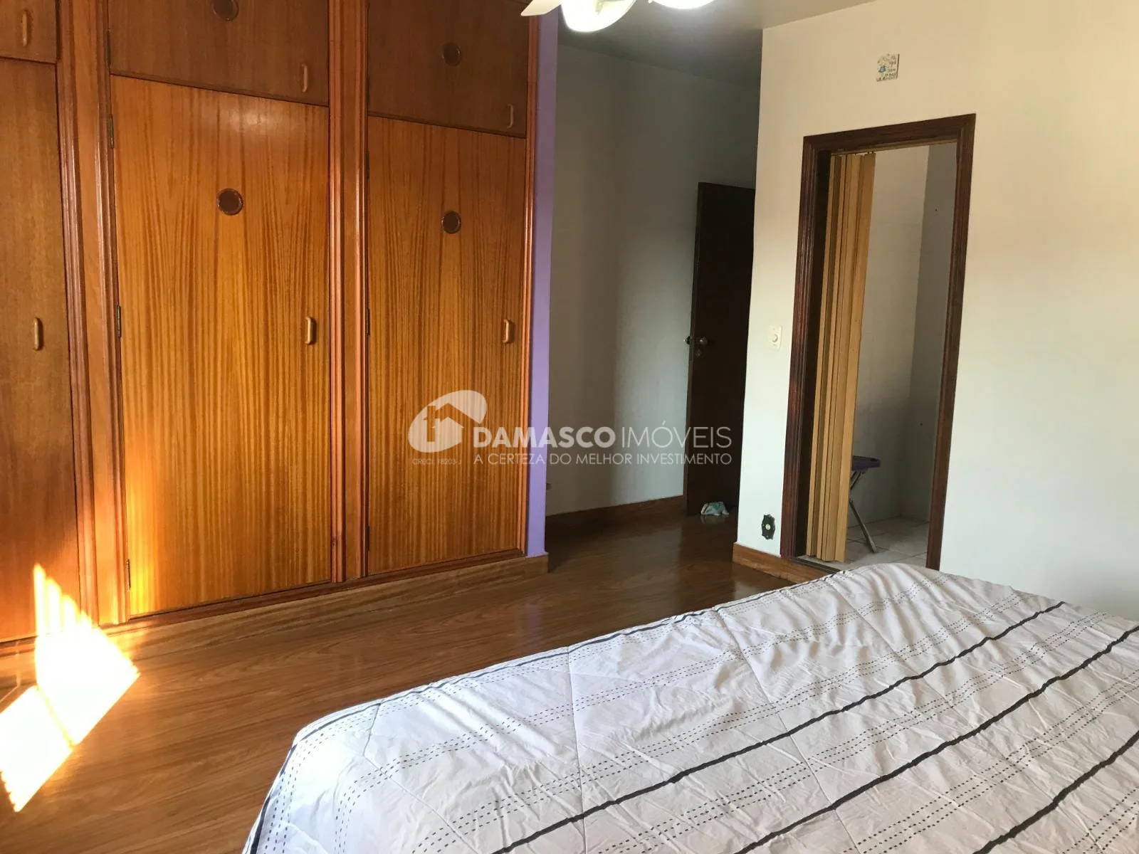 Sobrado à venda 4 Quartos, 1 Suite, 2 Vagas, 257M², Vila Palmares, Santo André - SP