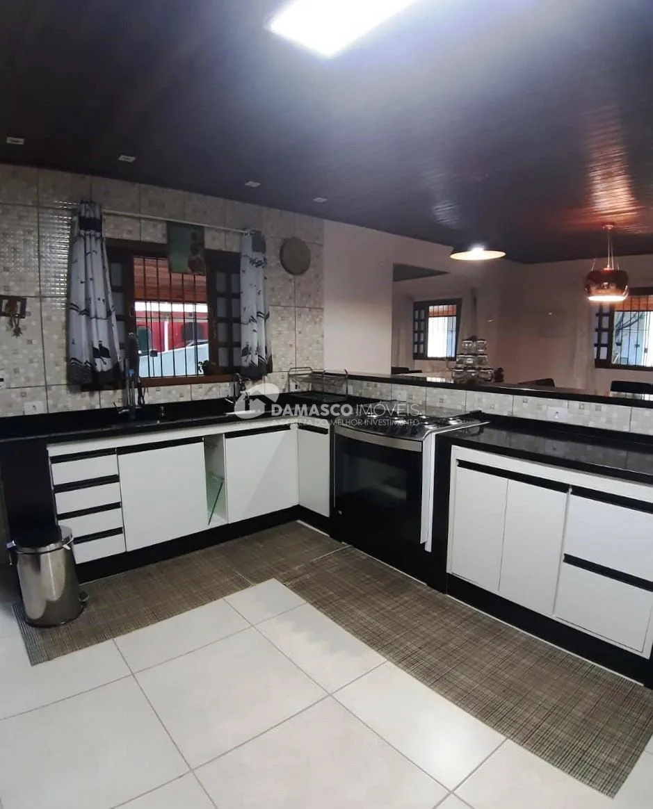 Chácara à venda 4 Quartos, 3 Suítes, 10 Vagas, Horto F Dois, Mairinque - SP