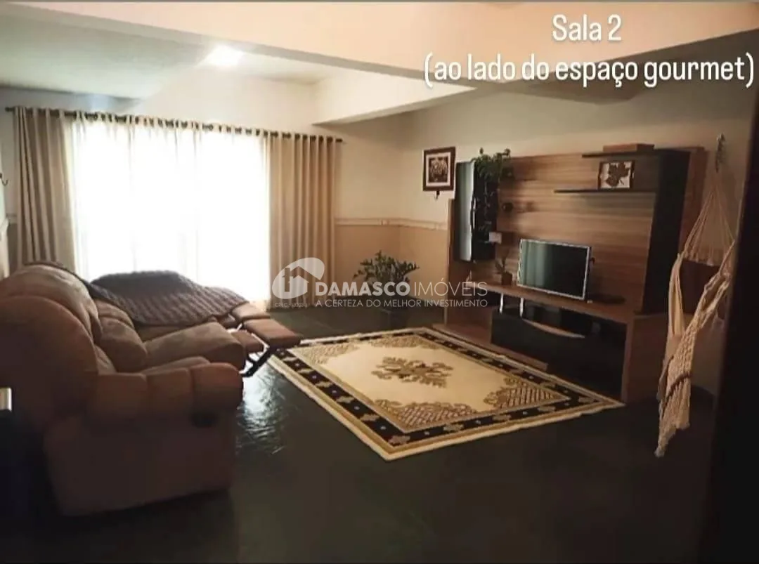 Sobrado completo à venda na Zona Sul de São Paulo, com localização privilegiada e estrutura impecável!