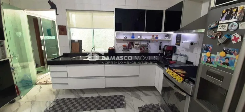 Sobrado à venda 3 Quartos, 3 Suites, 280M², Vila Valparaíso, Santo André - SP