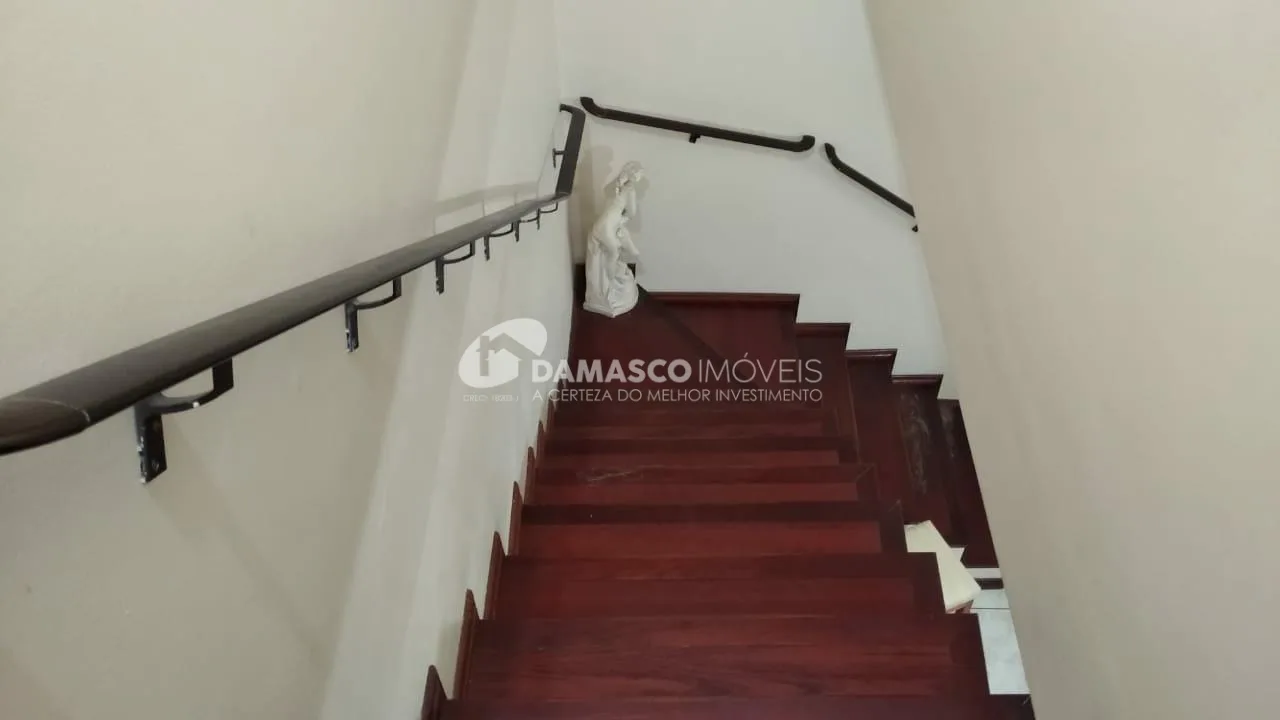 Sobrado à venda 4 Quartos, 1 Suite, 2 Vagas, 242M², Olímpico, São Caetano do Sul - SP