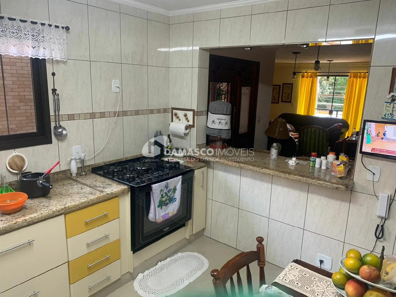 Sobrado à venda 3 Quartos, 1 Suite, 6 Vagas, 252M², Cerâmica, São Caetano do Sul - SP