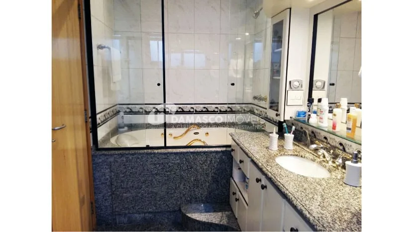 Sobrado à venda 3 Quartos, 3 Suites, 6 Vagas, 600M², Cerâmica, São Caetano do Sul - SP