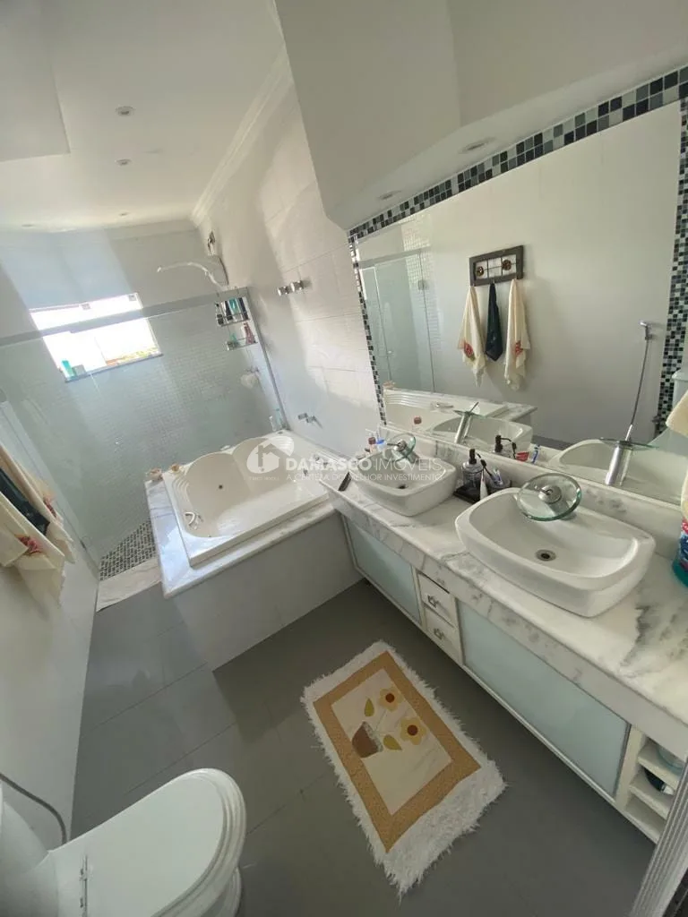 Sobrado à venda 3 Quartos, 3 Suites, 4 Vagas, 347M², Campestre, Santo André - SP