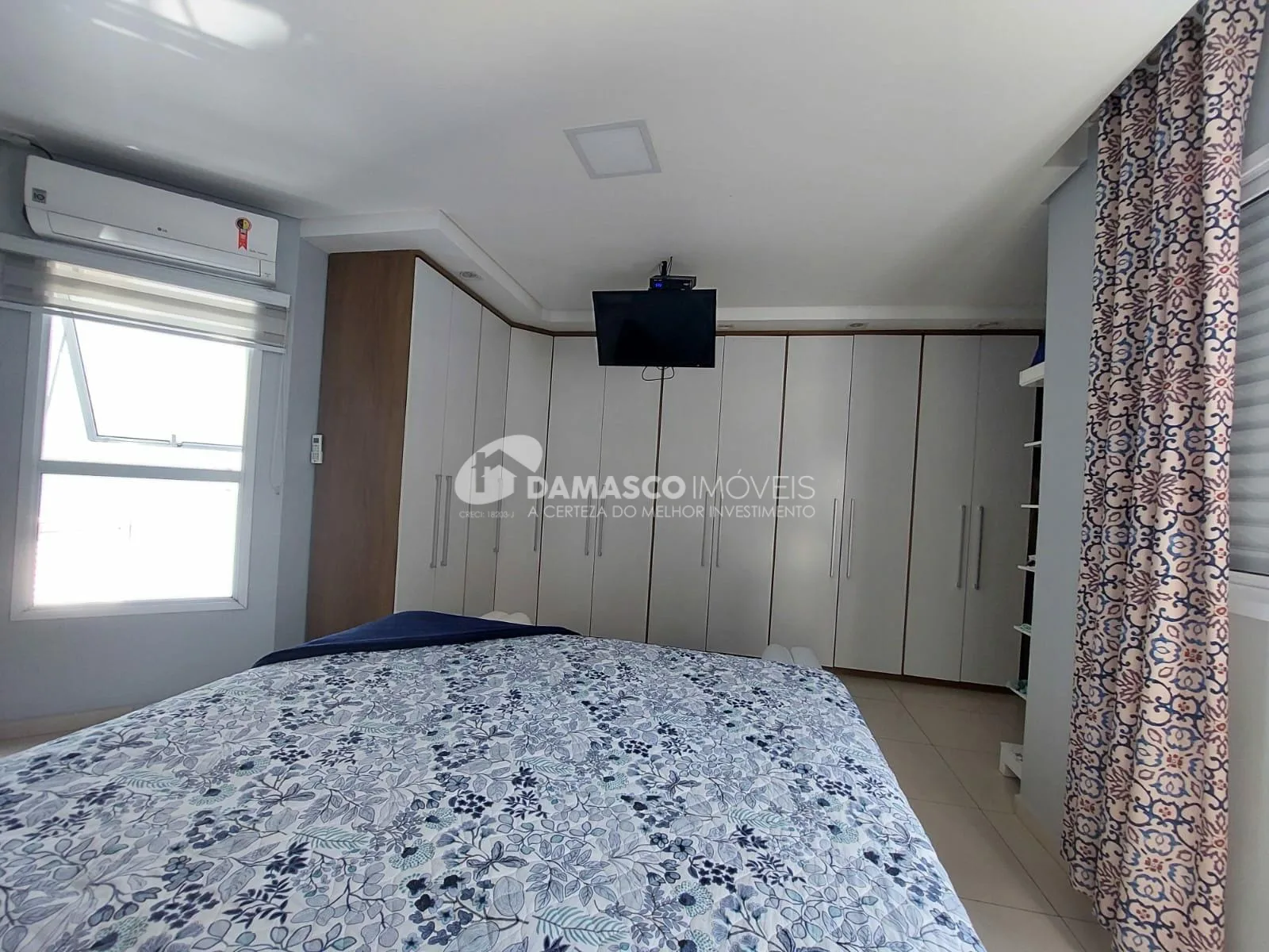 Sobrado à venda 3 Quartos, 3 Suites, 4 Vagas, Nova Gerty, São Caetano do Sul - SP