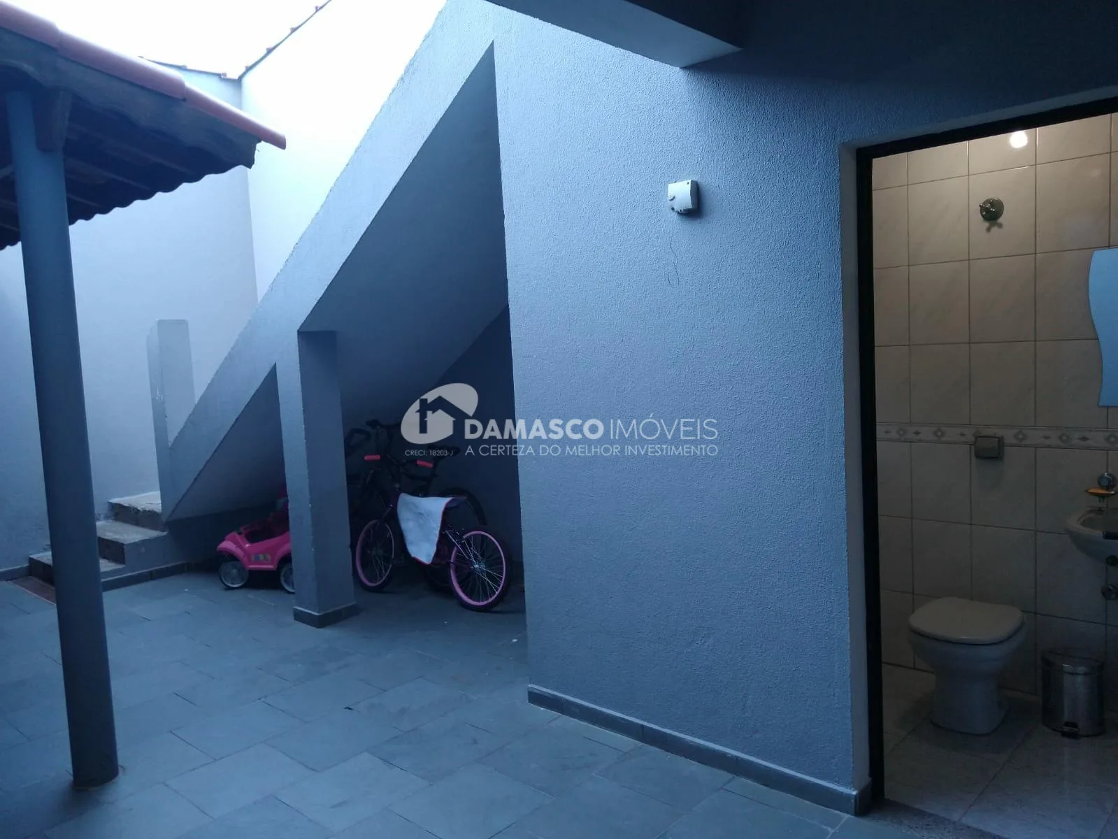 Sobrado à venda 2 Quartos, 1 Suite, 6 Vagas, 345M², Nova Gerty, São Caetano do Sul - SP