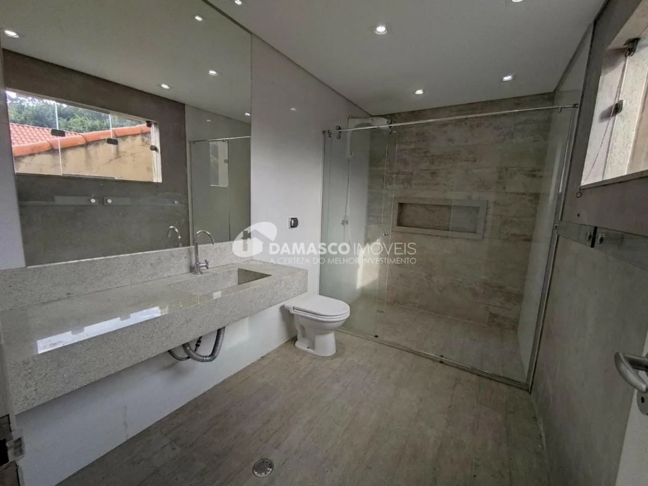 Sobrado à venda 5 Quartos, 4 Suites, 5 Vagas, 252M², Sítio da Figueira, São Paulo - SP