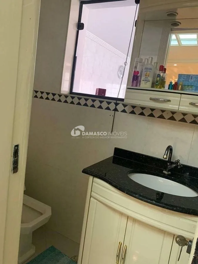 Sobrado à venda 3 Quartos, 1 Suite, 2 Vagas, 250M², Sítio da Figueira, São Paulo - SP
