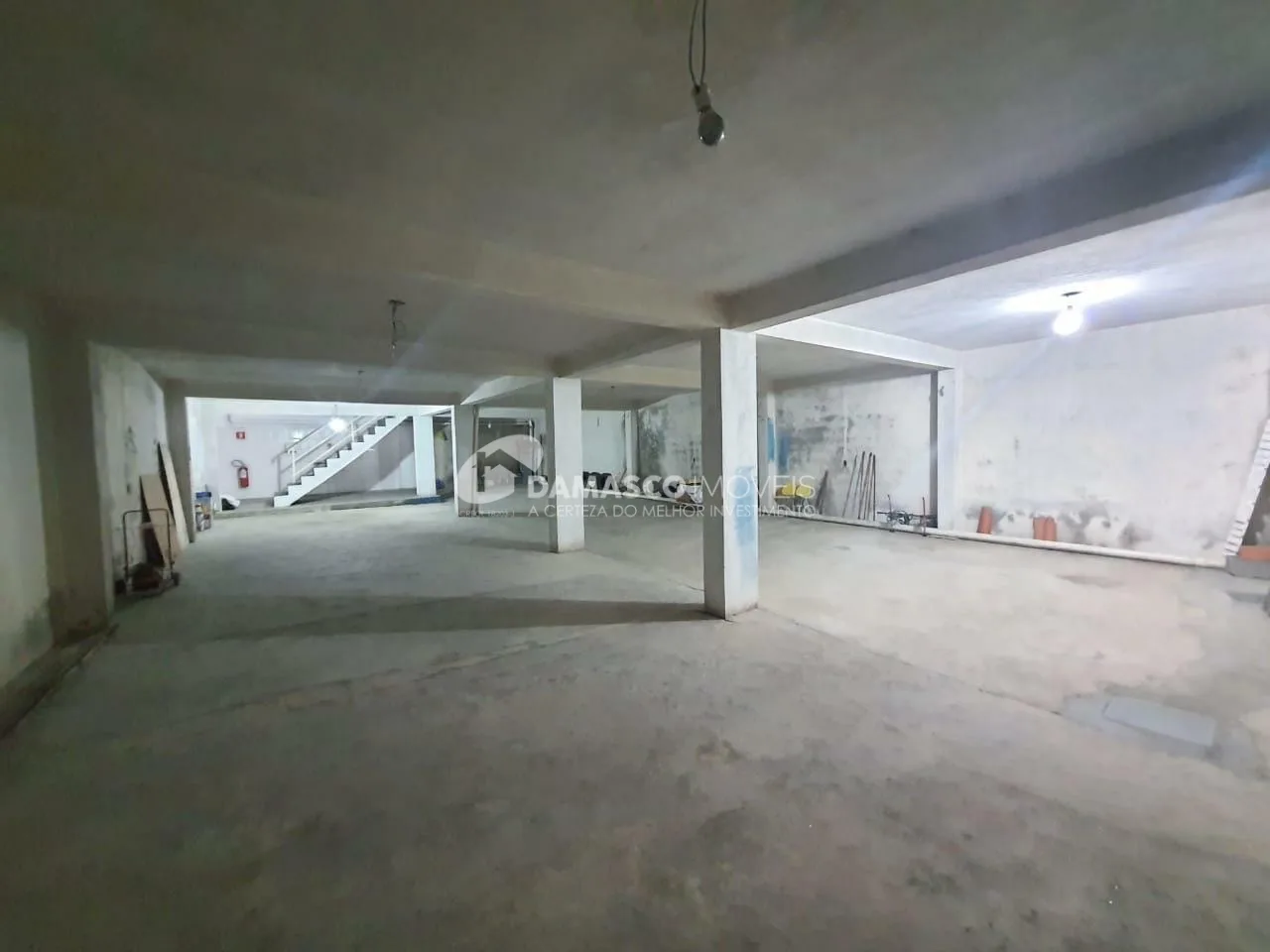 Casa à venda com 3 Quartos, 3 Suites, 3 Vagas, 751M², Utinga, Santo André - SP