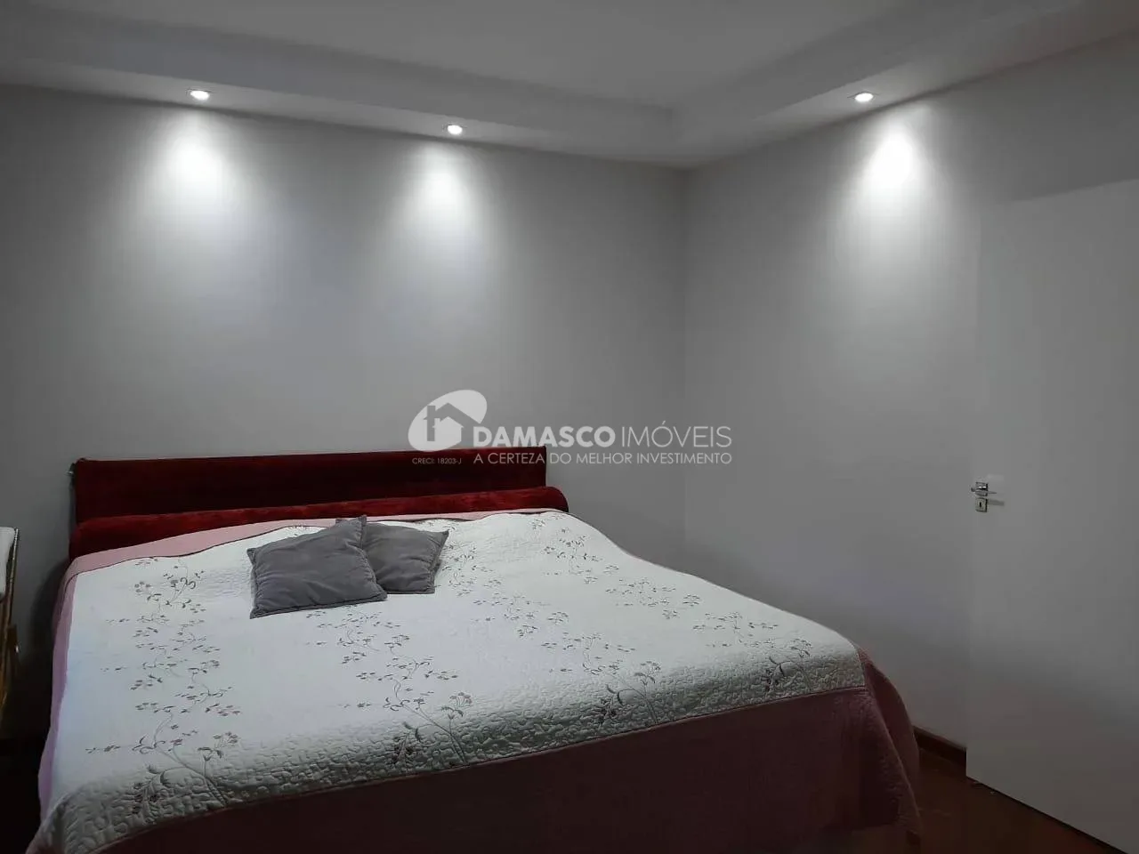 Sobrado para locação 4 Quartos, 4 Suites, 3 Vagas, 480M², Jardim São Caetano, São Caetano do Sul - SP