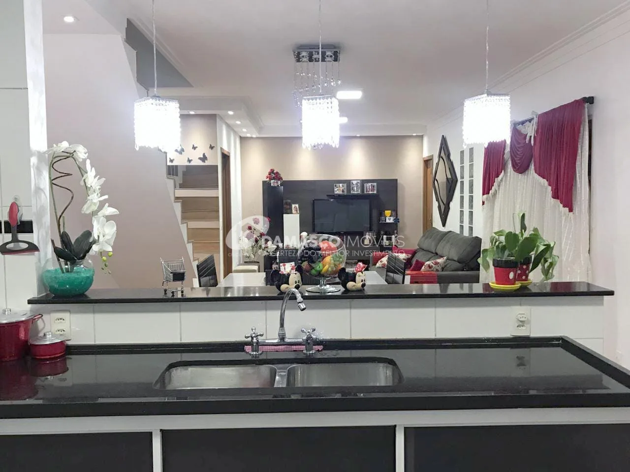 Sobrado à Venda 3 Quartos, 3 Suites, 6 Vagas, Nova Gerty, São Caetano do Sul - SP