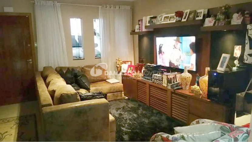 Sobrado à venda 3 Quartos, 3 Suites, 2 Vagas, 170M², Parque das Nações, Santo André - SP