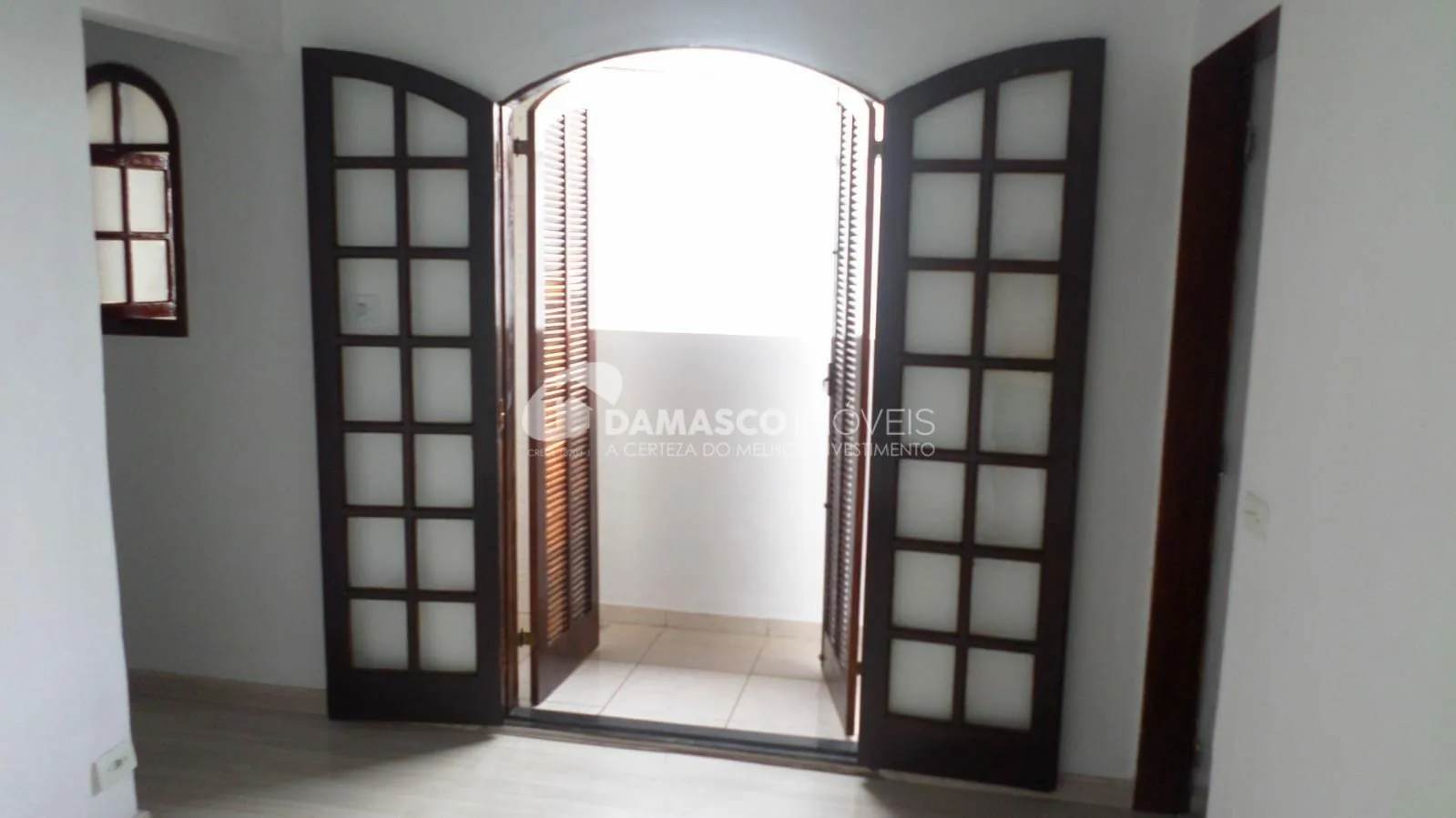Sobrado à venda 3 Quartos, 2 Vagas, 215M², Jardim Guairaca, São Paulo - SP