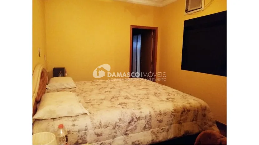 Sobrado à venda 3 Quartos, 3 Suites, 6 Vagas, 600M², Cerâmica, São Caetano do Sul - SP