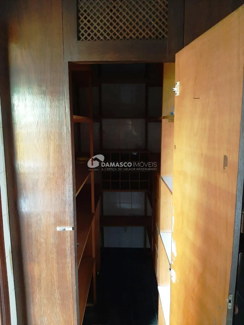 Sobrado à venda 4 Quartos, 2 Suites, 6 Vagas, 462M², Santa Teresinha, Santo André - SP