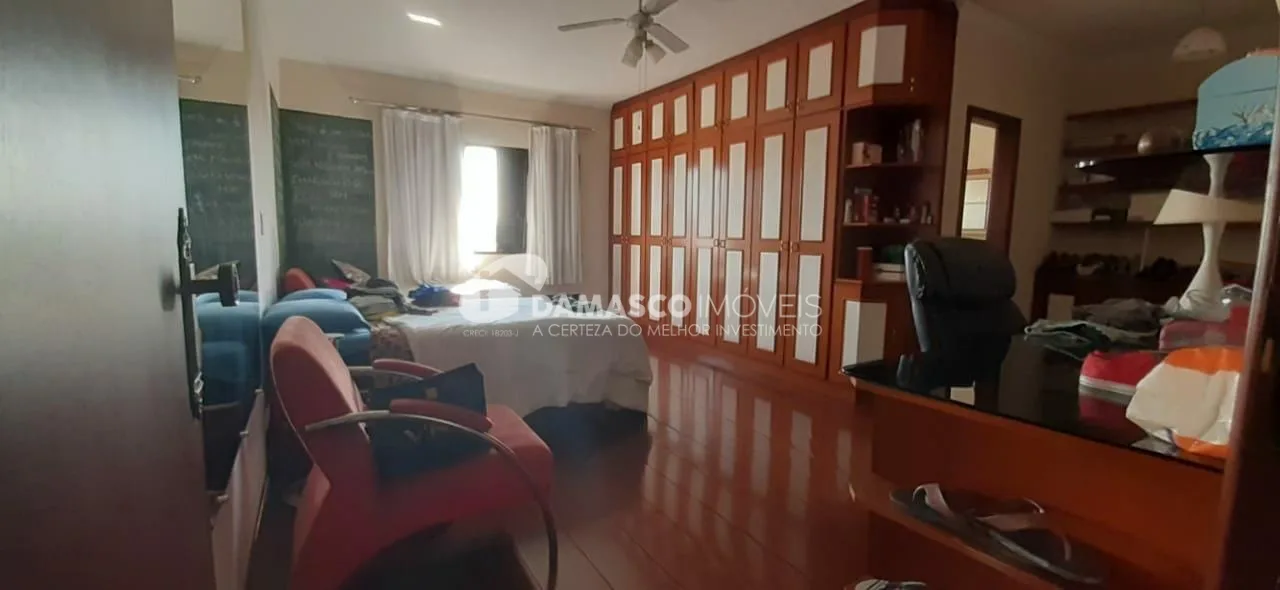 Sobrado à venda 3 Quartos, 2 Suites, 6 Vagas, 780M², Osvaldo Cruz, São Caetano do Sul - SP