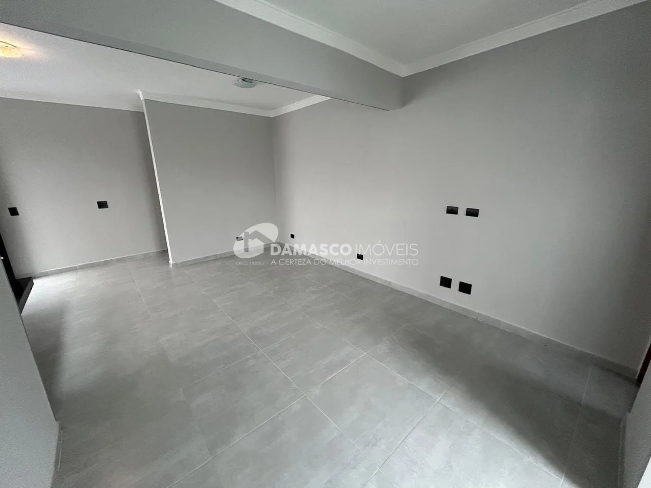 Casa Térrea Reformada à Venda na Nova Gerty, São Caetano do Sul | 2 Dormitórios | 2 Vagas