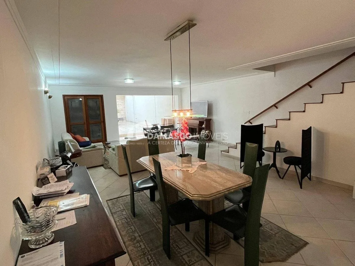 Sobrado à venda 3 Quartos, 3 Suites, 4 Vagas, 355M², Osvaldo Cruz, São Caetano do Sul - SP