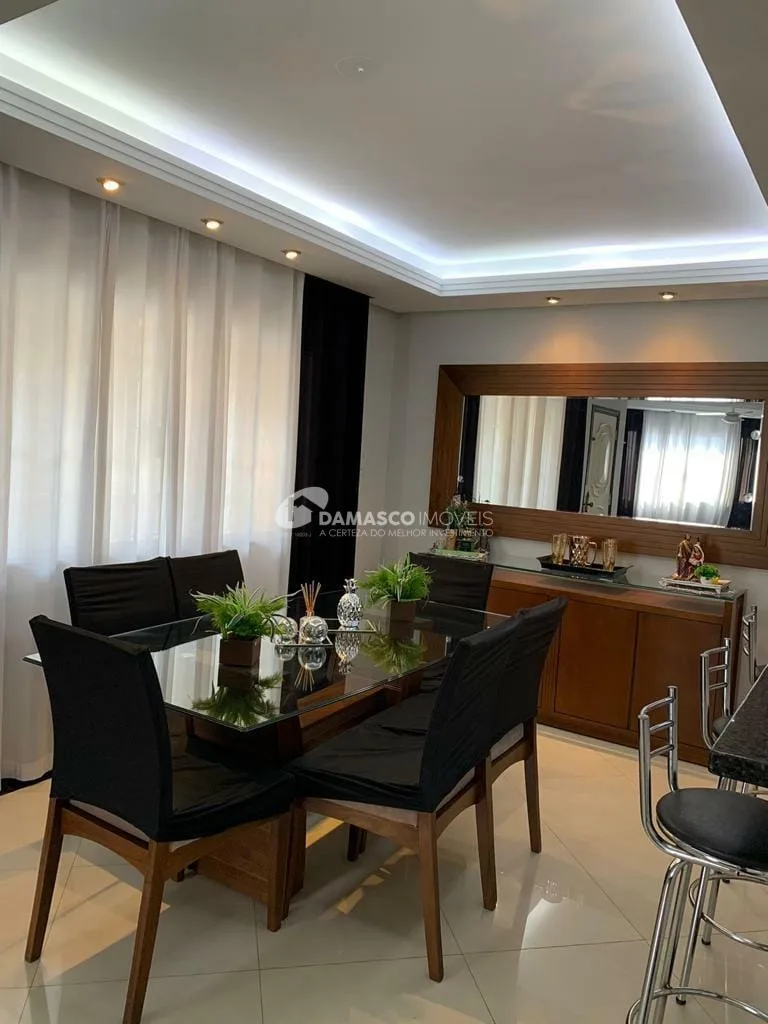 Sobrado à venda 3 Quartos, 1 Suite, 4 Vagas, 383M², Cerâmica, São Caetano do Sul - SP