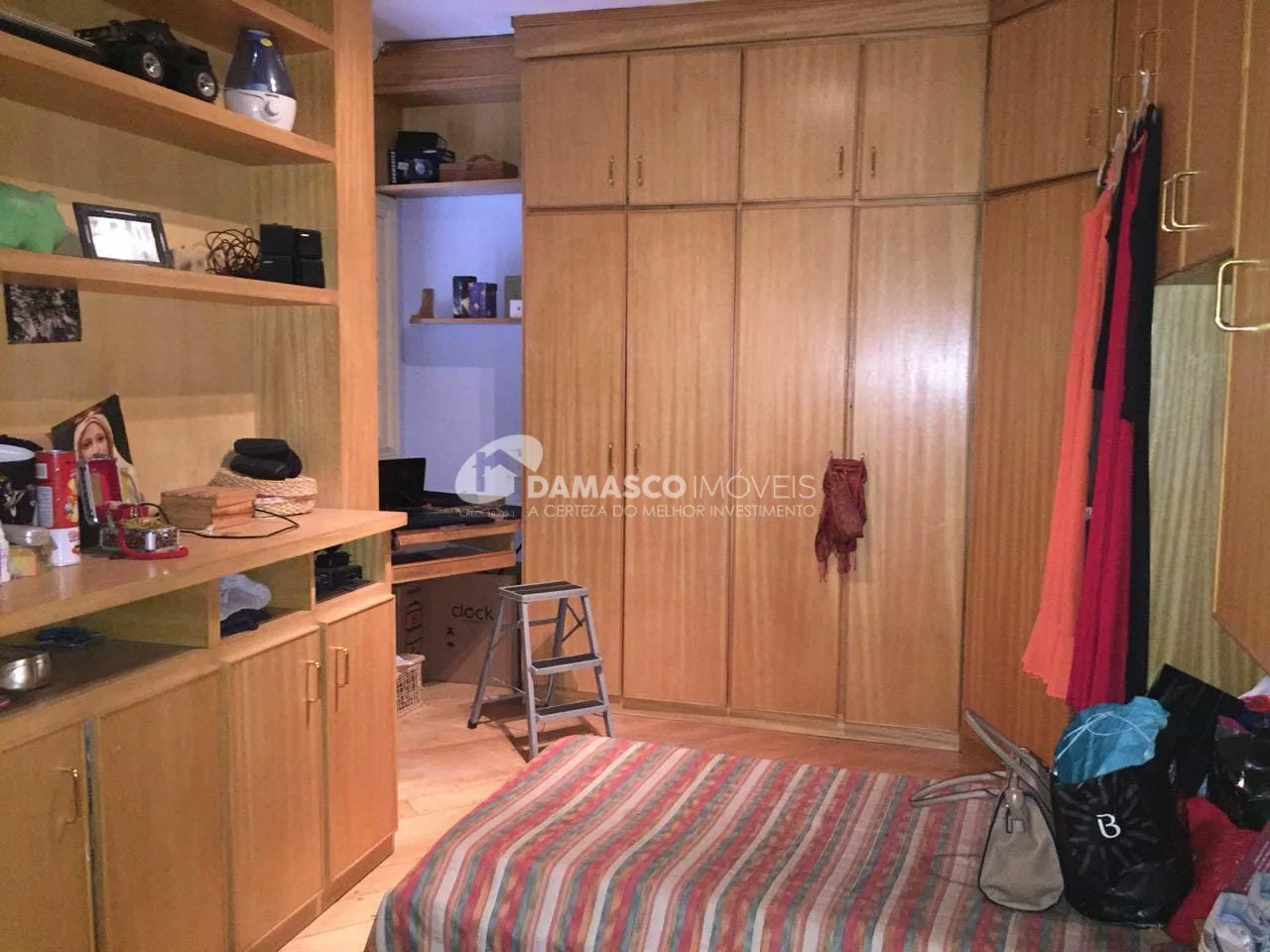 Sobrado à venda 3 Quartos, 3 Suites, 2 Vagas, 223M², Olímpico, São Caetano do Sul - SP