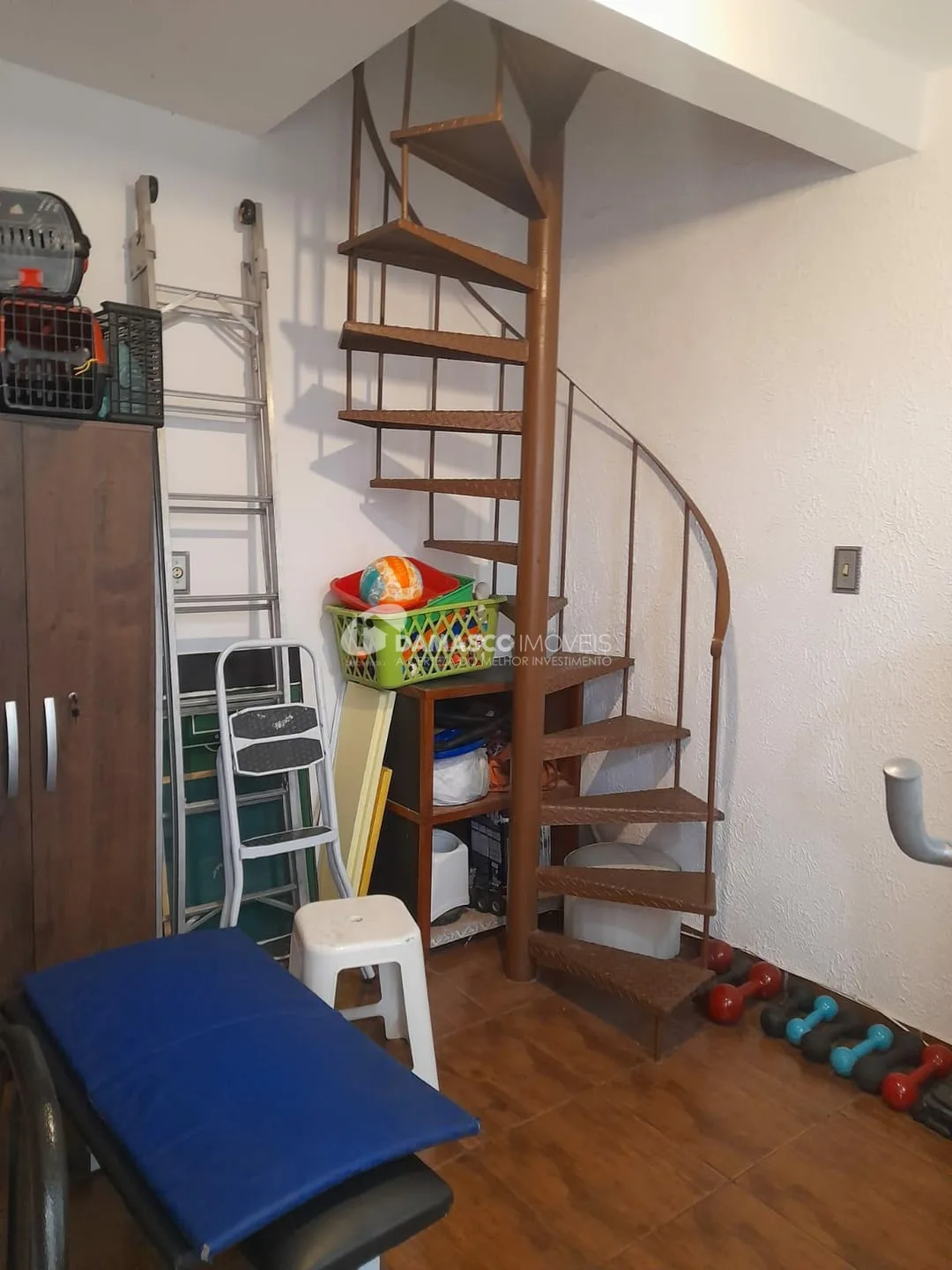 Sobrado à venda 4 Quartos, 2 Suites, 3 Vagas, 210M², Parque Tomas Saraiva, São Paulo - SP