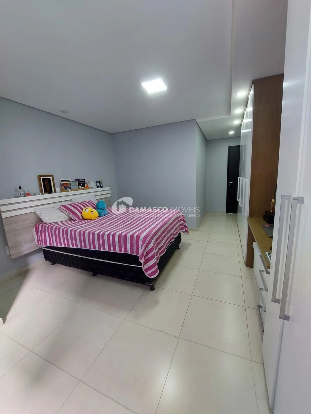 Sobrado à venda 3 Quartos, 3 Suites, 4 Vagas, Nova Gerty, São Caetano do Sul - SP
