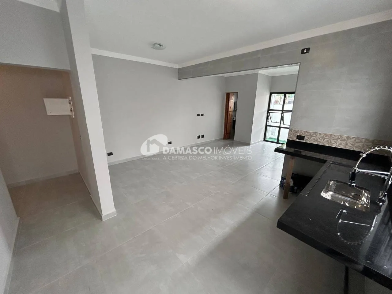 Casa Térrea Reformada à Venda na Nova Gerty, São Caetano do Sul | 2 Dormitórios | 2 Vagas