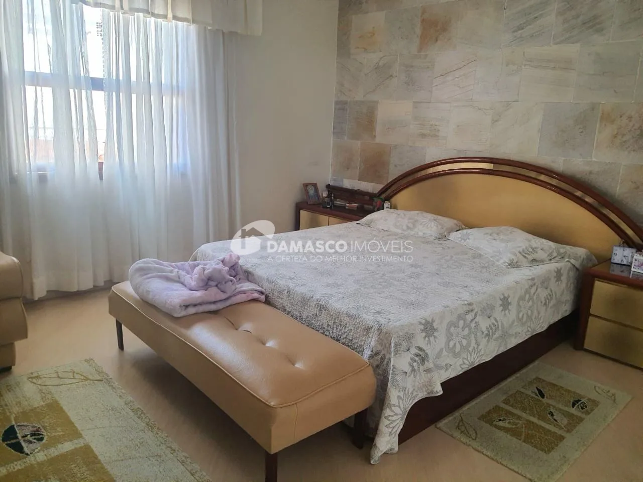 Sobrado à venda 3 Quartos, 1 Suite, 12 Vagas, 300M², Cerâmica, São Caetano do Sul - SP