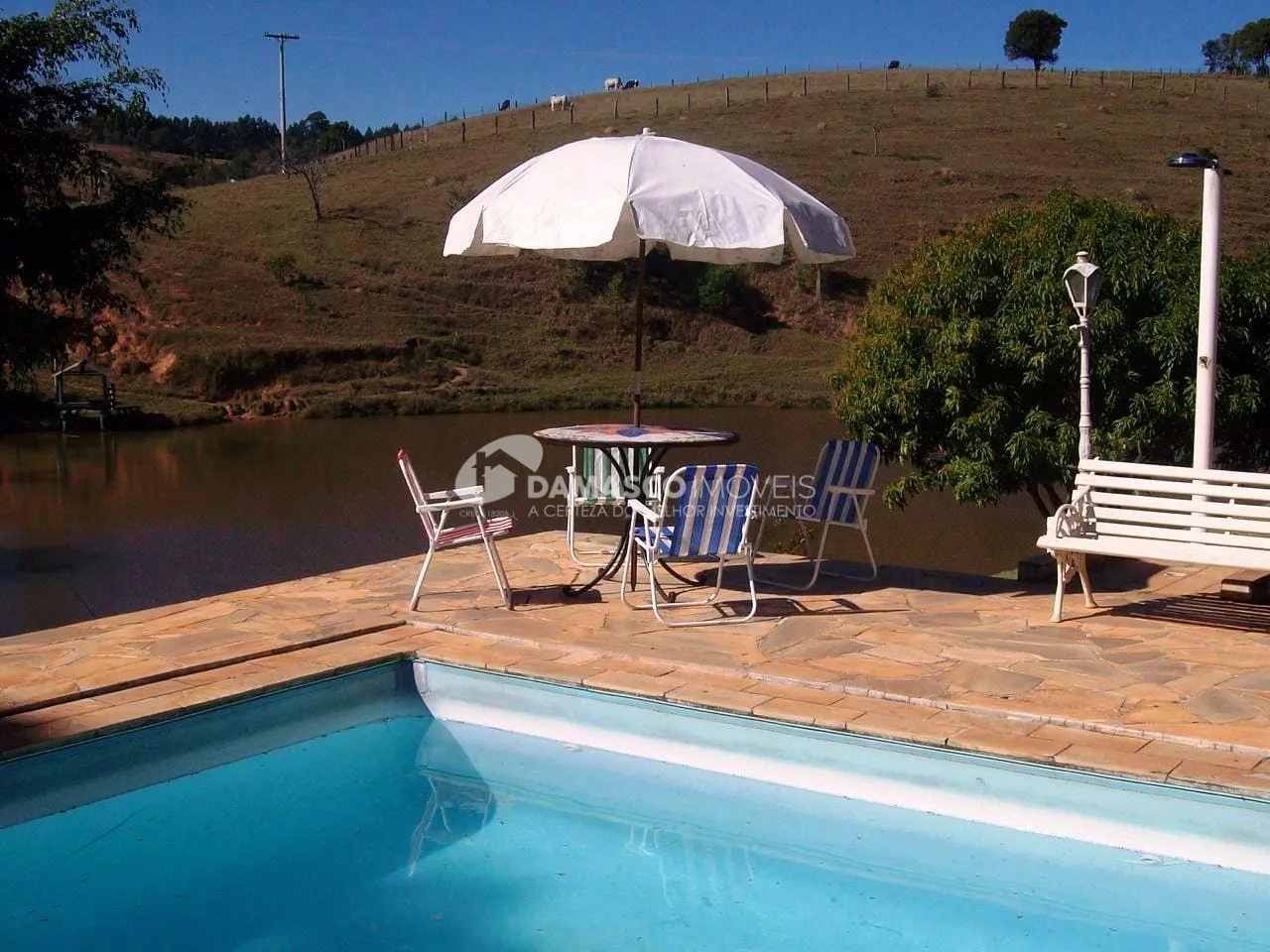 Chácara à venda 6 Quartos, 1 Suite, Bairro Pedras de Ouro, Itatiba - SP